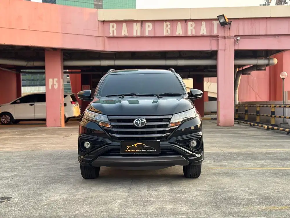 Toyota Rush GR 1.5 AT 2021
