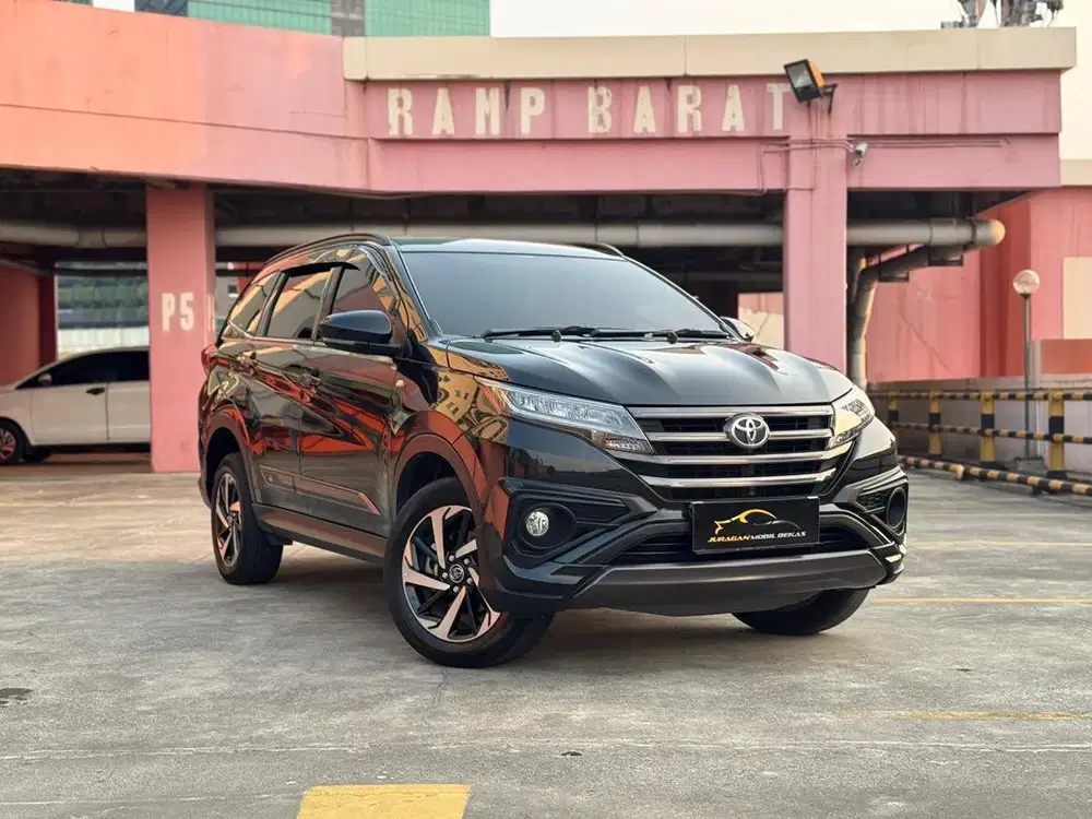 Toyota Rush GR 1.5 AT 2021