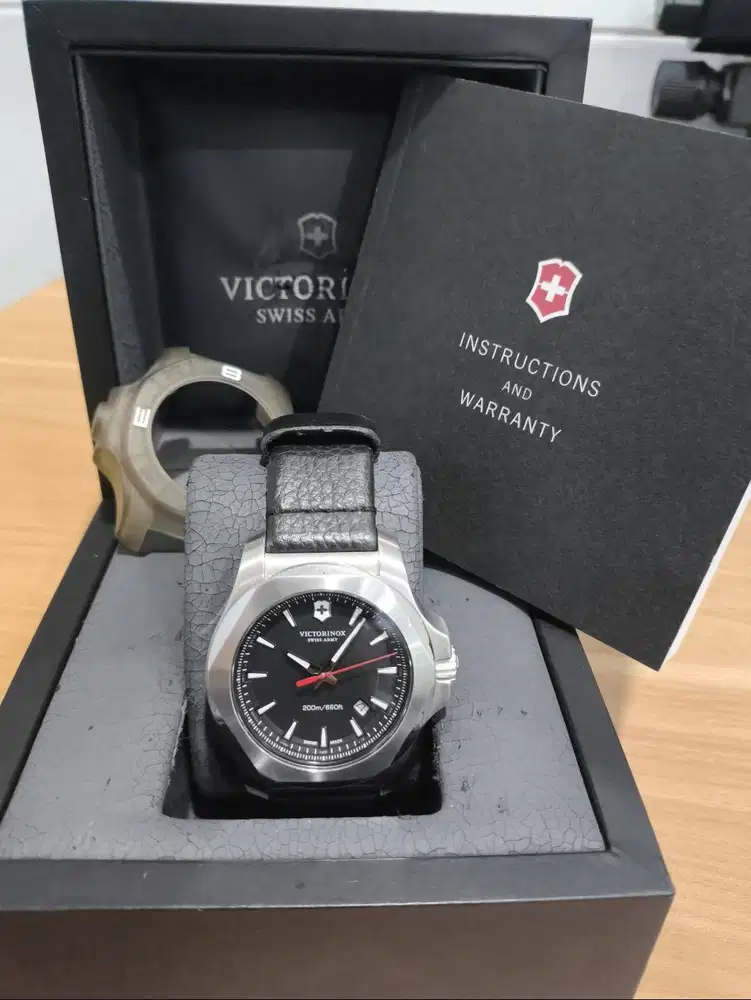 Victorinox INOX Quartz Black
