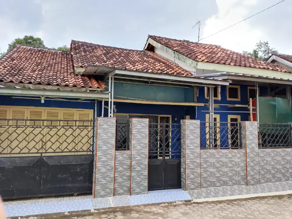 DI JUAL CEPAT RUMAH SIAP HUNI - KOTA GAJAH (dekat pasar kota gajah)