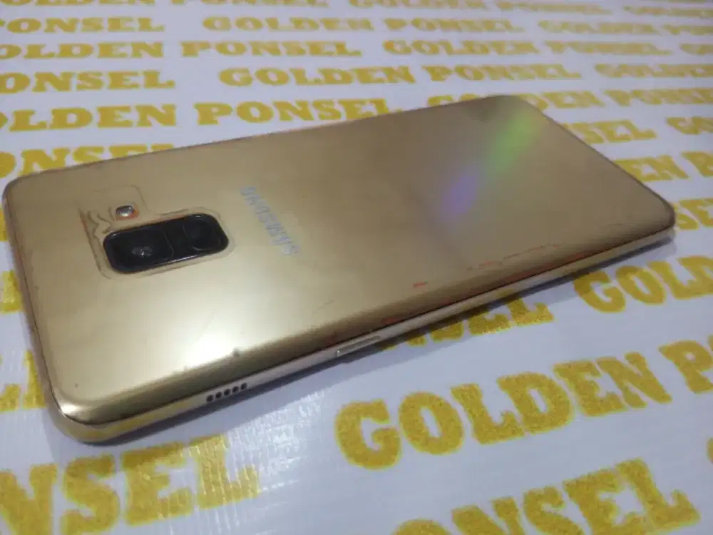 Samsung A8 Plus+ Ram6Gb/64Gb.Mulus-Golden ponsel