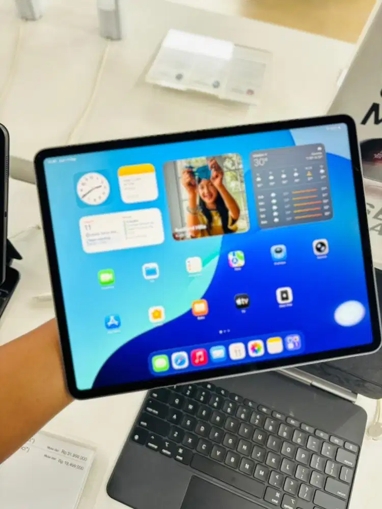 IPAD AIR M4 13INCH 128GB BISA CICILAN BUNGA RINGAN DENGAN HOME CREDIT