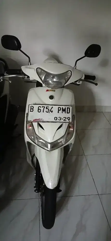 Mio sMiLe 2009 putih
