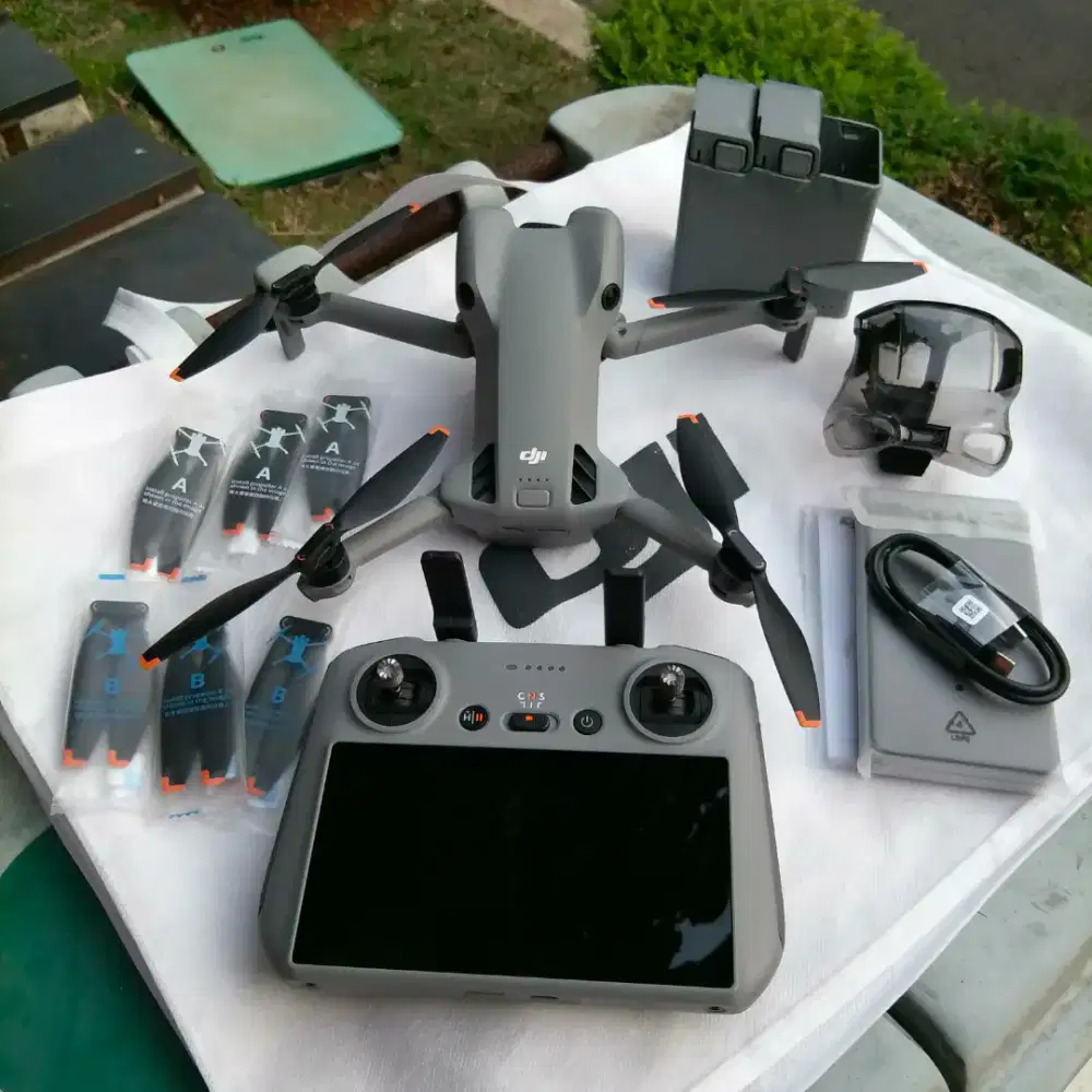 DJI Mini 5 Pro Fly More Combo