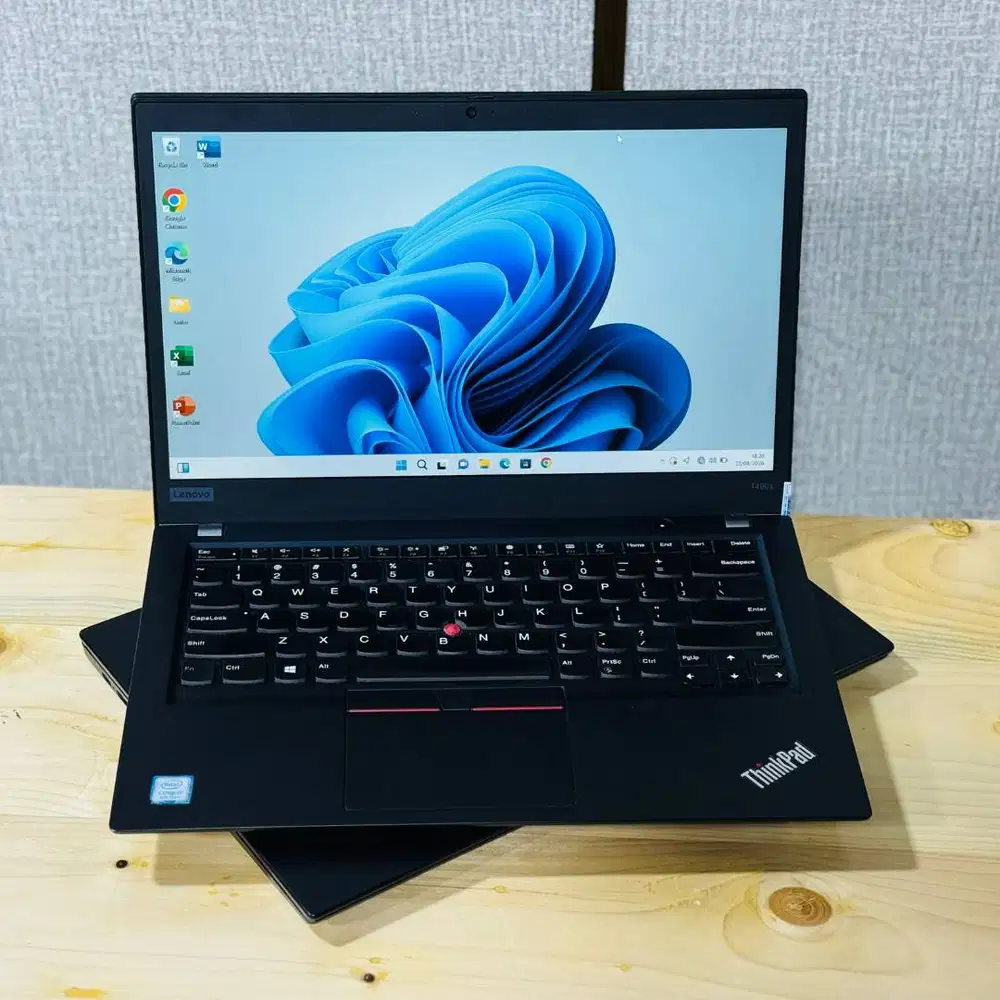 LAPTOP SEKOLAH KULIAH KERJA LENOVO T490S I7 GEN8 16/256 14 INCH *GT