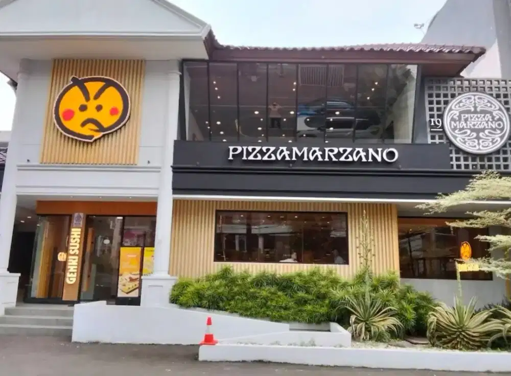 Jalan utama Pajajaran Bogor tengah komersial