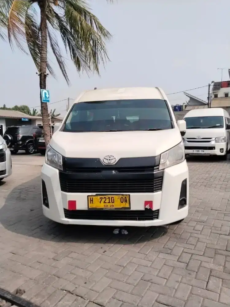 Hiace Commuter dan Premio