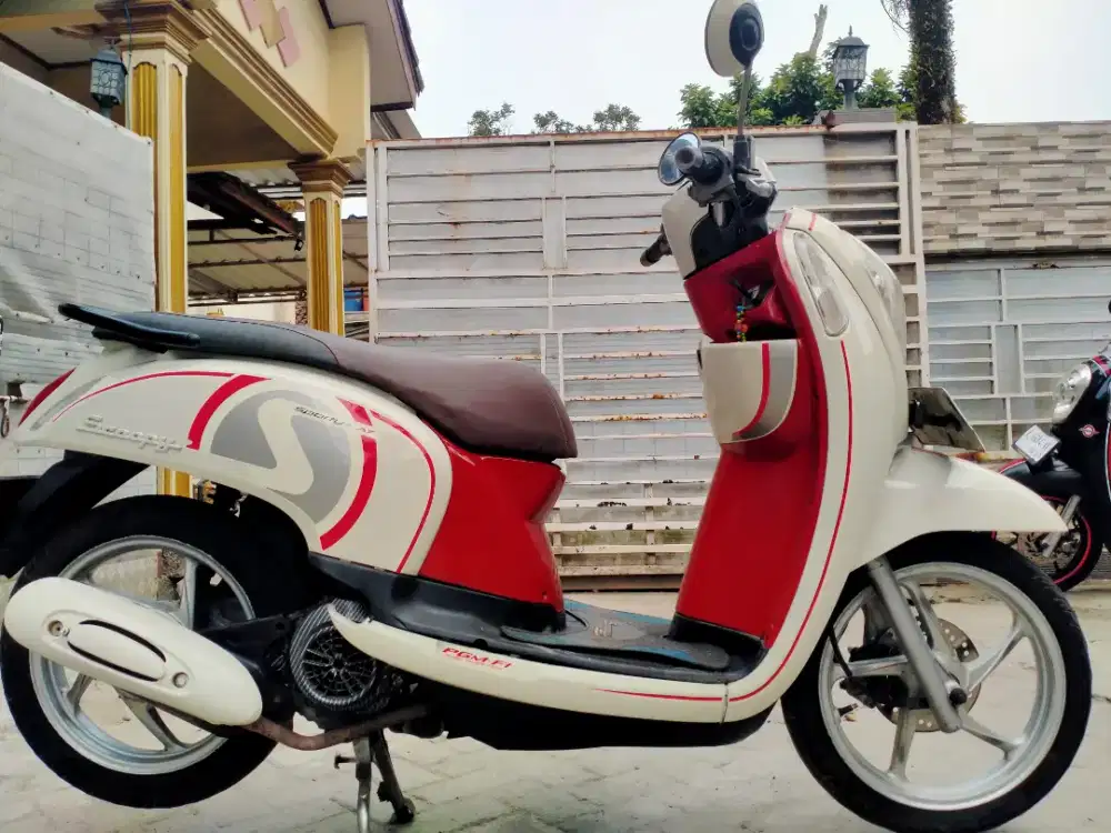 Honda Scoopy injeksi lengkap motor sehat keterangan detail dibawah