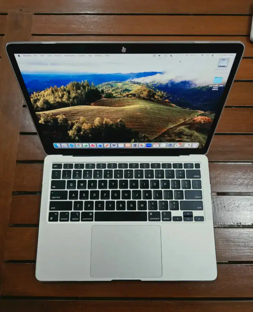 MacBook Air M1 2020 Silver - Mulus, Siap Diajak Ngantor & Kuliah