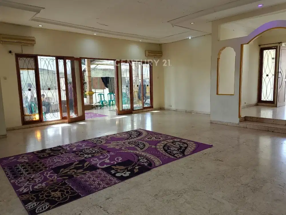 Dijual Rumah Di Dekat Mall Kemang Village