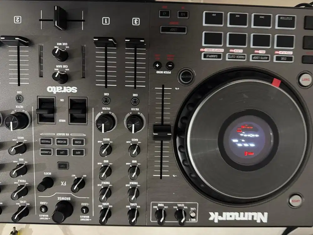 dj Numark NS4FX