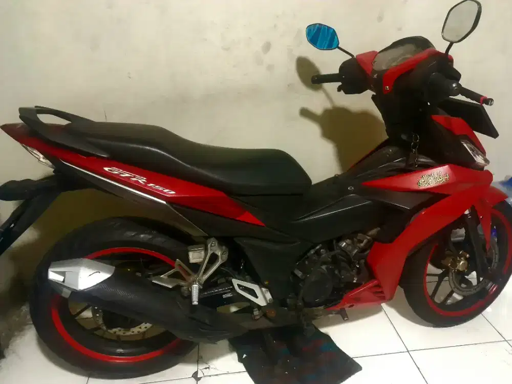 Honda supra 150 GTR tahun 2017 dki jakarta lemgkap oriainil mantap