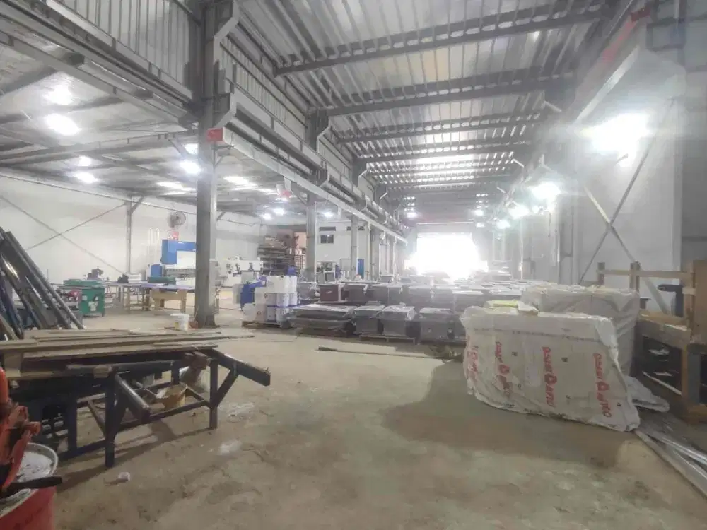 DiJual Gudang Siap Pakai  Industrial Tanjung Uncang Tersedia Overhead Crane 10 Ton Limited