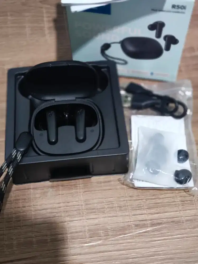 Tws Soundcore R50i warna hitam