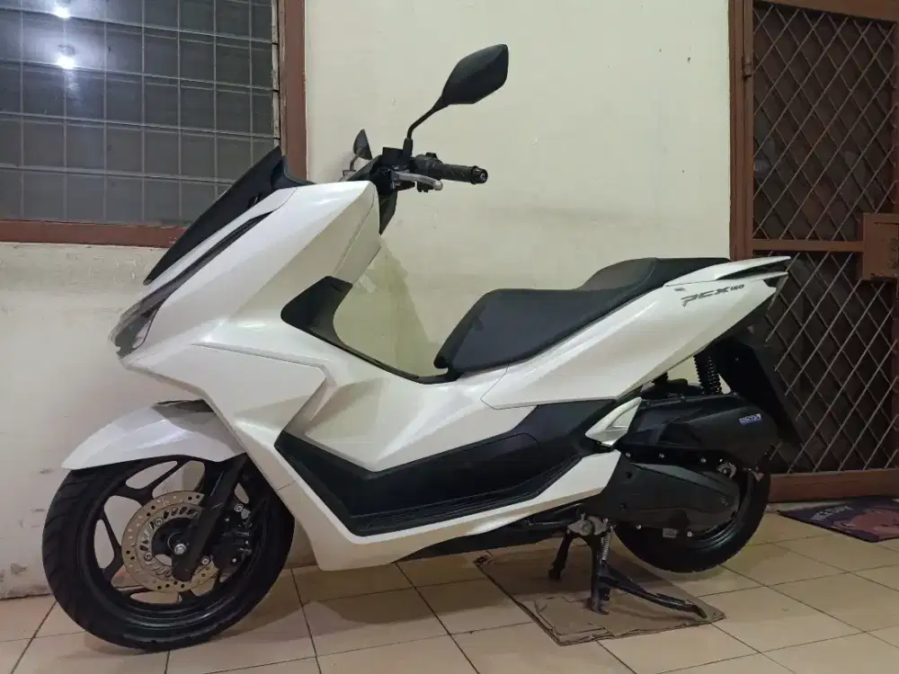 Honda NEW PCX 160 KEYLESS CBS ISS PERAKITAN 2026 BL 6 ( LIKE NEW ) DKI