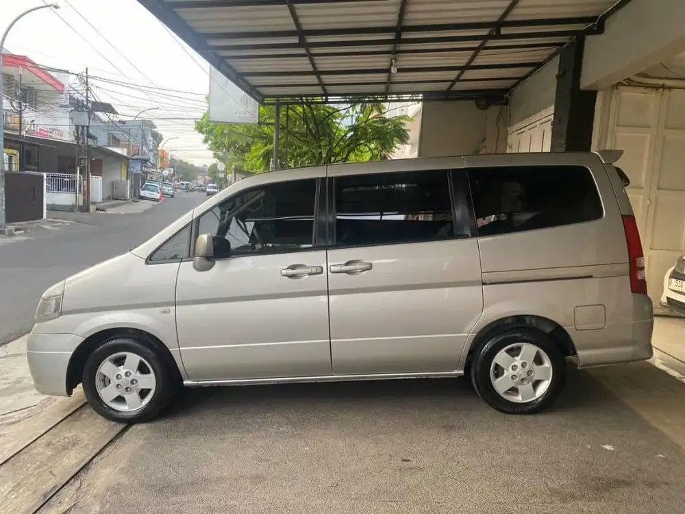 Nissan Serena 2.0 A/T 2011 Silver (D) Low KM Pajak 1 Tahun a.n Sendiri