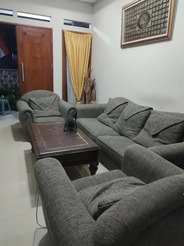 Sofa di jual kondisi bagus