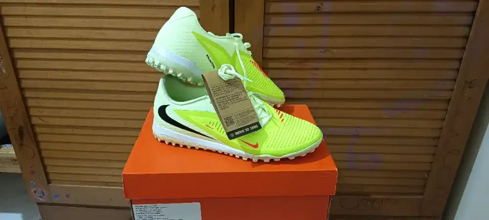 Sepatu Nike Phantom 6 low/ sepatu futsal/ sepatu minisocer