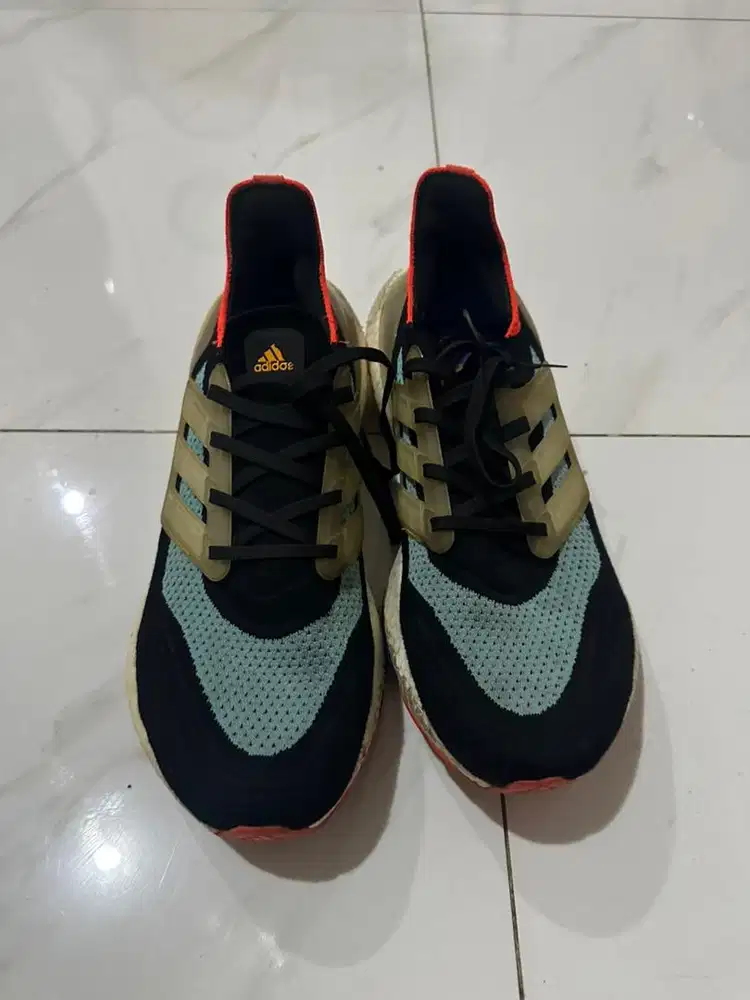 Adidas ultraboost 21 size 44 bekas