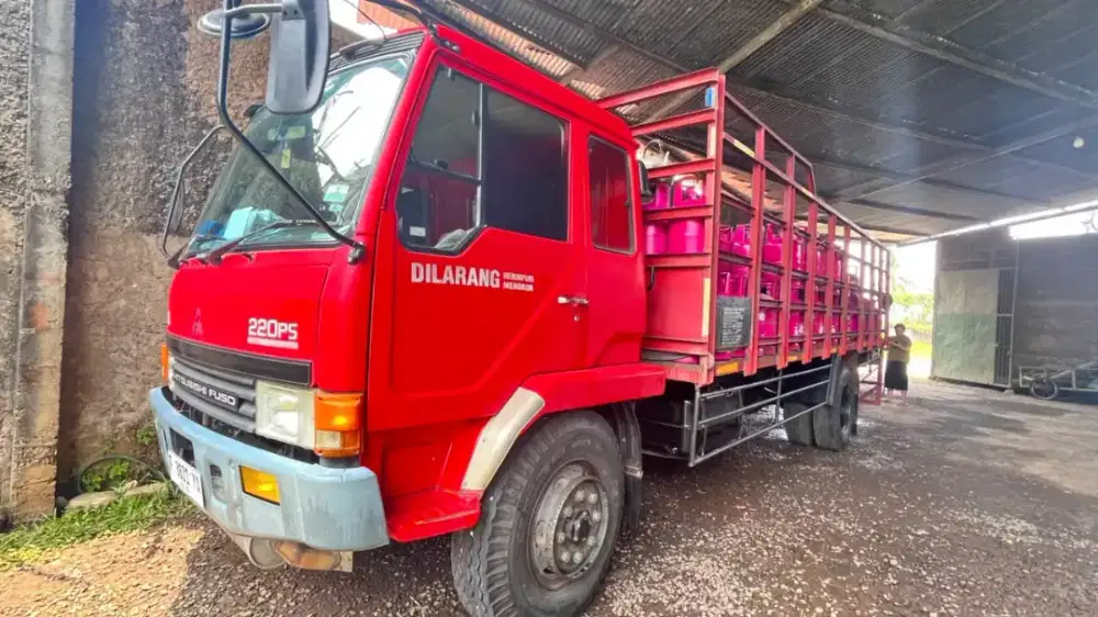 Mitsubishi fuso 220ps engkel 6roda long sasis bak besi 2016 km rendah