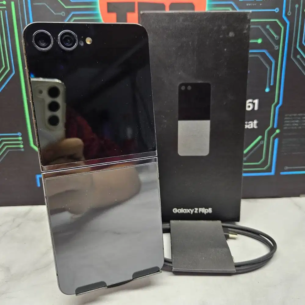 Samsung Galaxy Z Flip 5 8/256GB Graphite Resmi Fullset NO MINUS