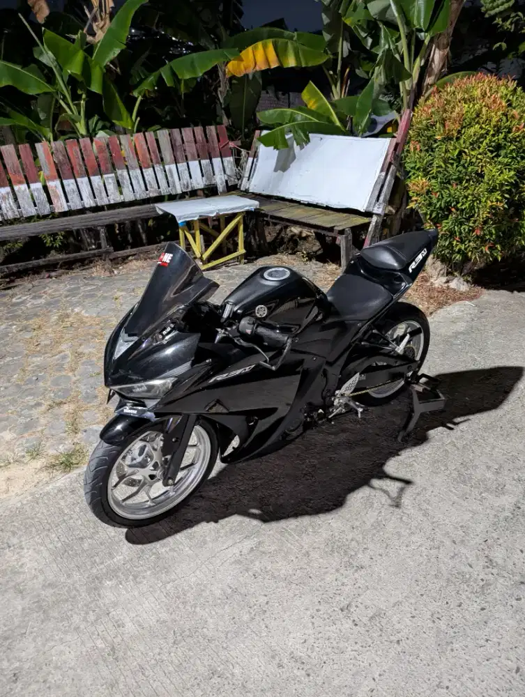 Yamaha R25 / YZF 250 250 cc 2 silinder motor sport