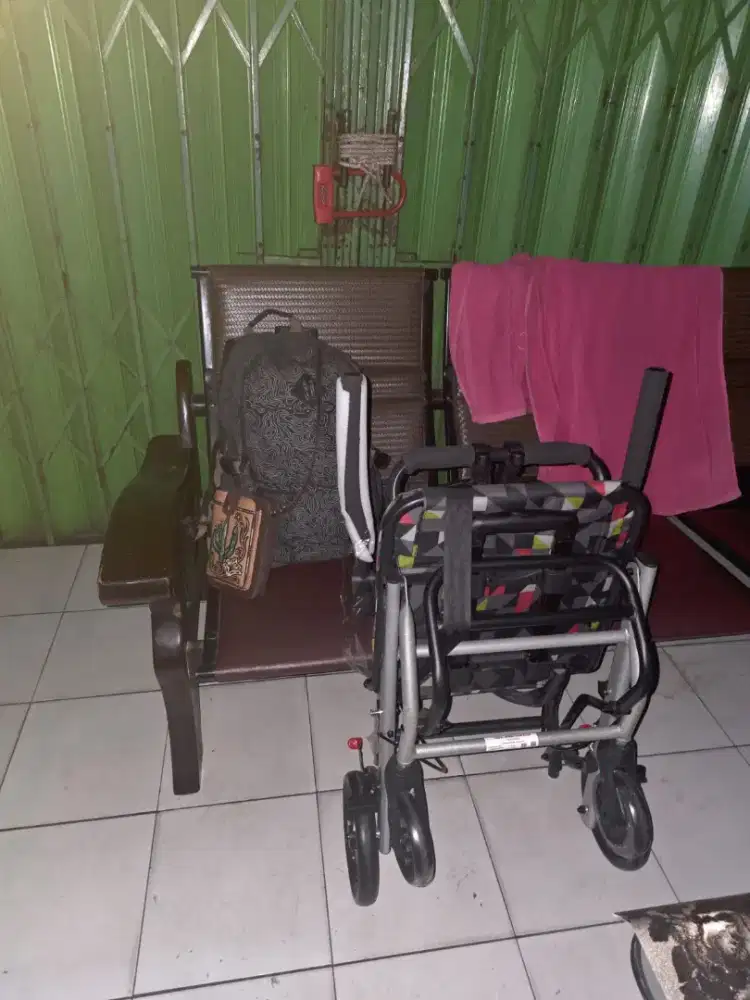 Kursi roda travel