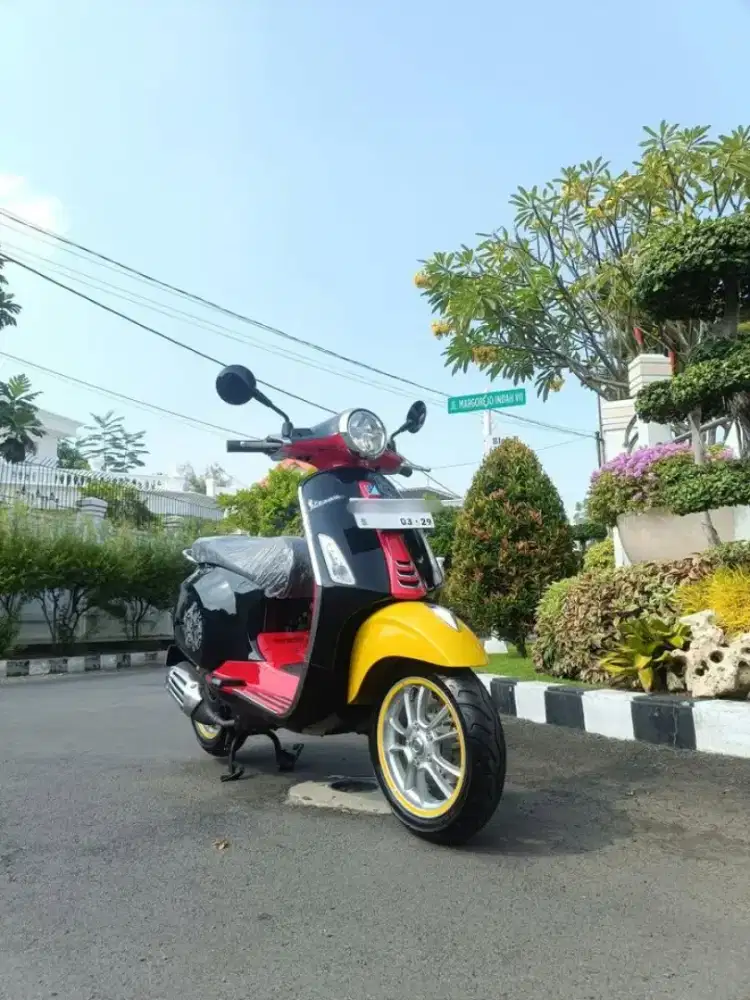 Vespa Primavera Iget 150 ABS X Mickey Mouse Disney Edition 2023