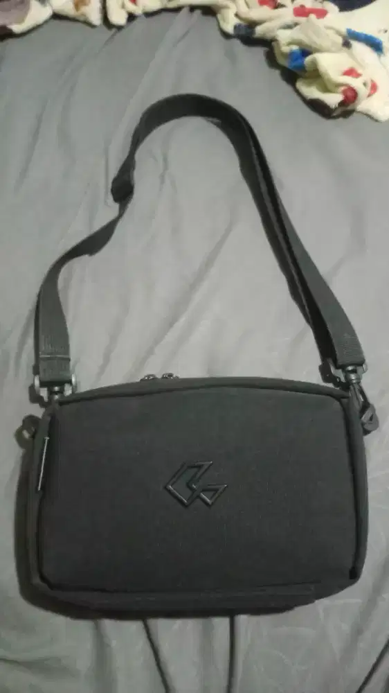 Tas selempang pria no mines