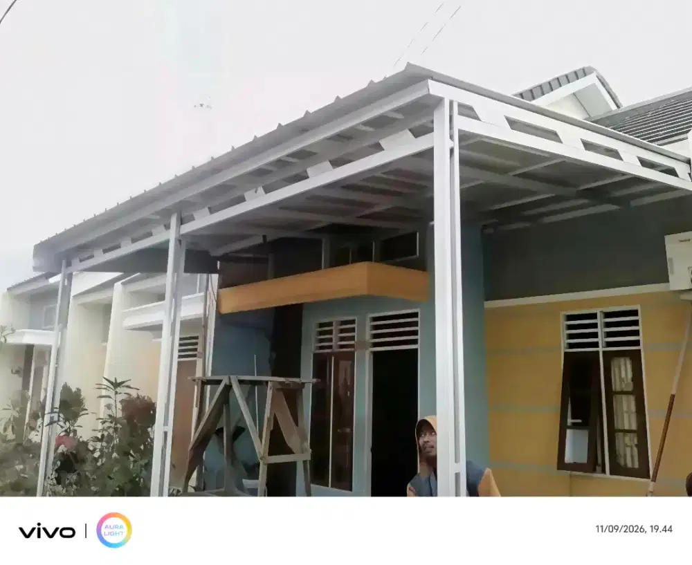 Pasang kanopi baja ringan
