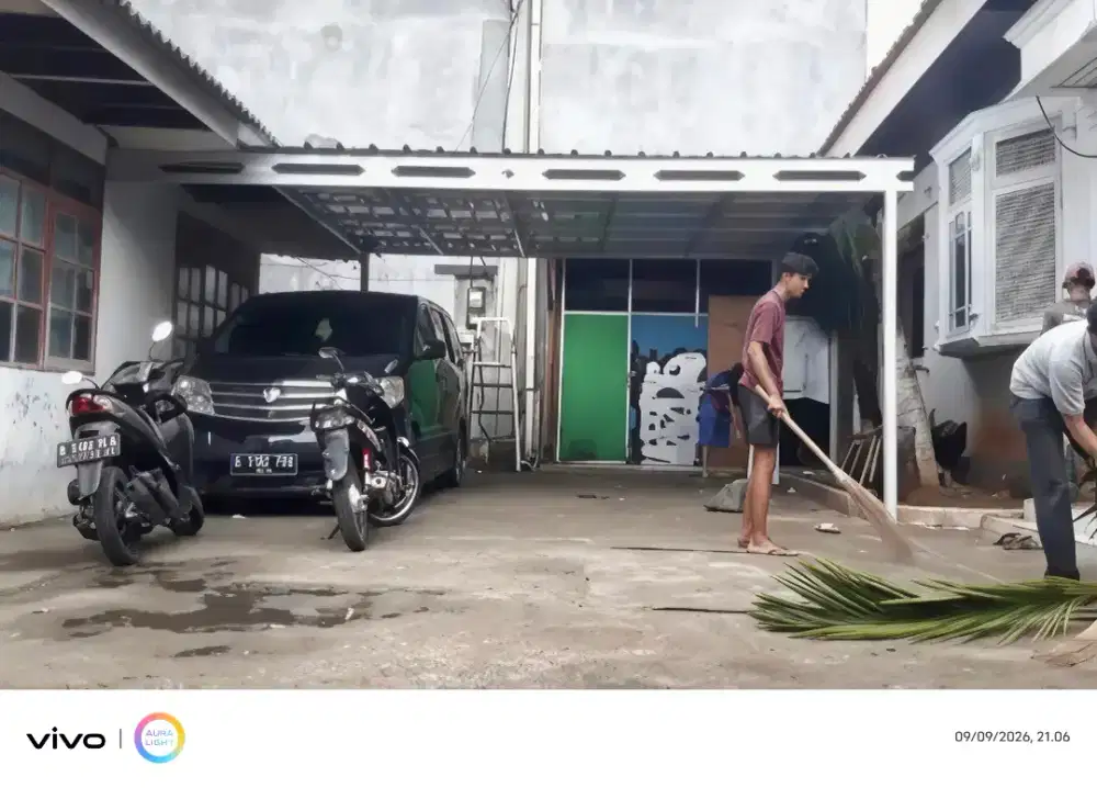 Kanopi baja ringan dan garasi