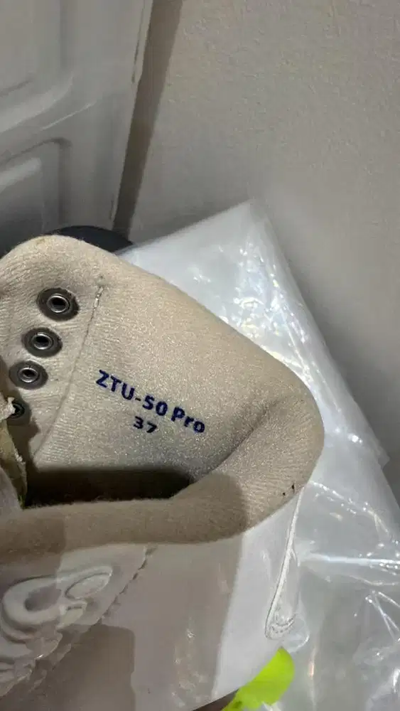 GRAF Sepatu skating uk 37