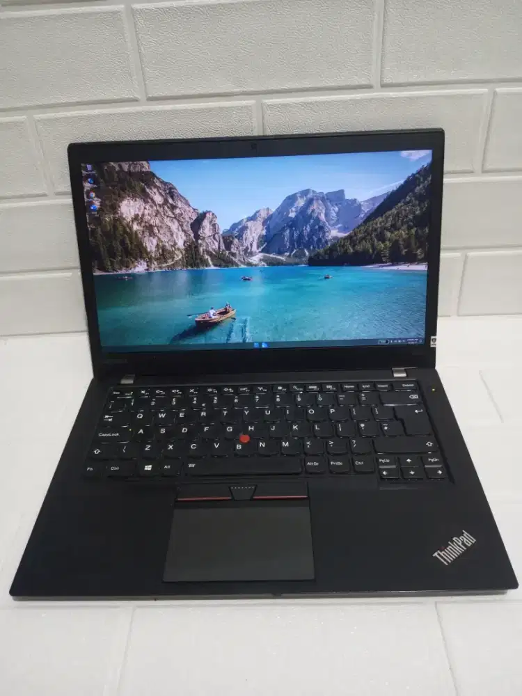 Thinkpad T460s core i5-6300U  DDR 8GB SSD 256GB 14 FHD 4jam backlight