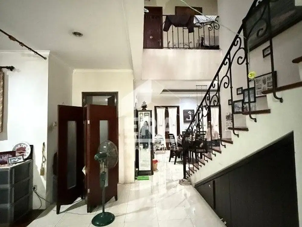 Rumah Cantik Full Furnish Taman Seruni Galaxy Bekasi Selatan