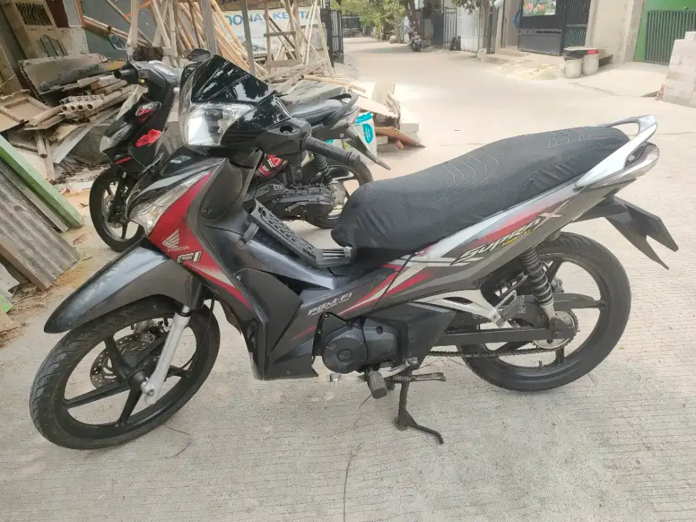Honda Supra X 125 2016 Helm in FI