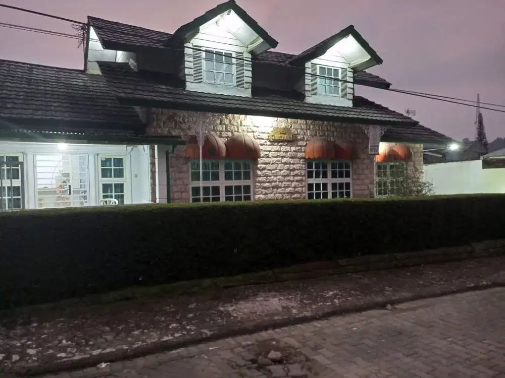 Dijual Villa di Green Apple, Puncak Cipanas