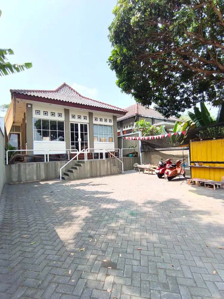 Rumah dan Ruang Usaha di Lingkungan Sejuk Pakem