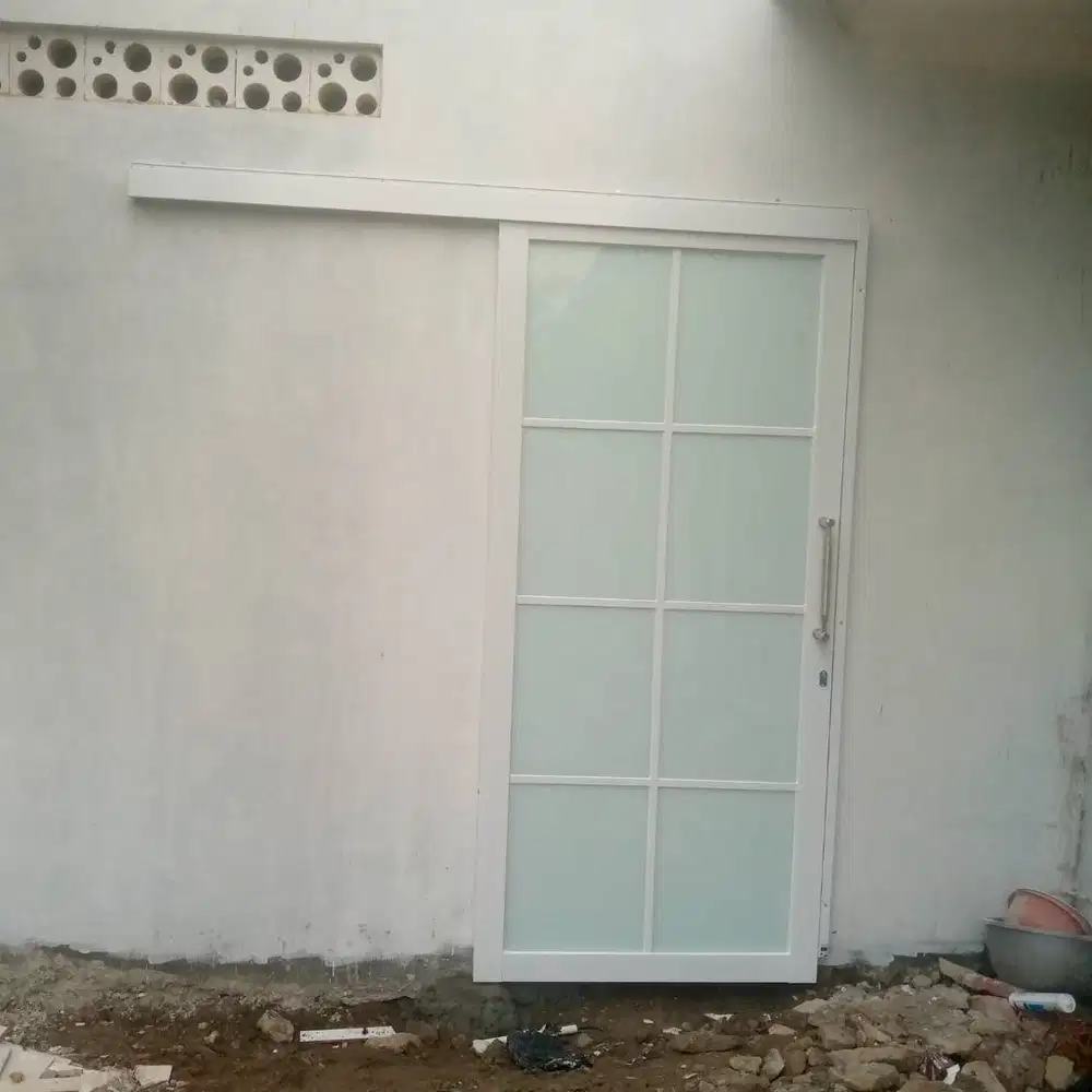 KUSEN ALUMUNIUM, PINTU, JENDELA ALUMUNIUM & KACA BERPENGALAMAN RAPIH