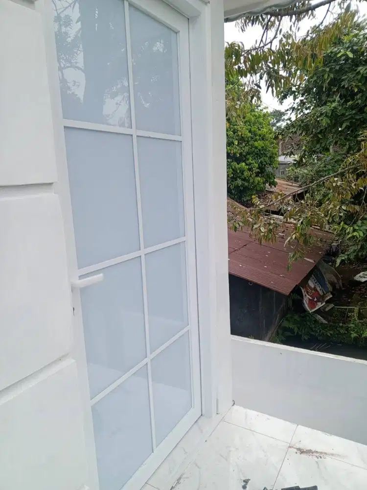 KUSEN ALUMUNIUM, PINTU, JENDELA ALUMUNIUM & KACA BERPENGALAMAN RAPIH