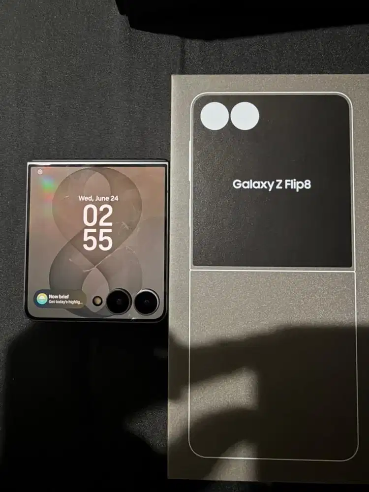 Samsung Z Flip 8 512 GB /12 GB official samsung