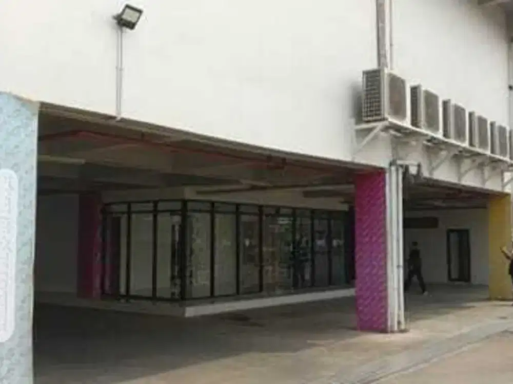 Dijual Gedung 6 lantai masih aktif beroperasi di pusat kota Depok