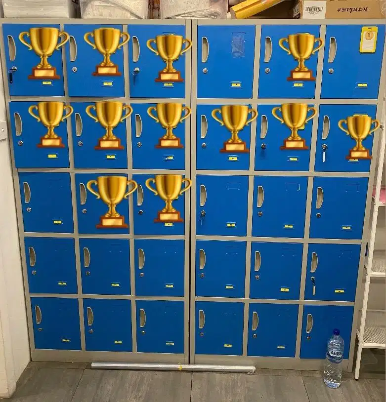 Lemari locker karyawan 15 pintu