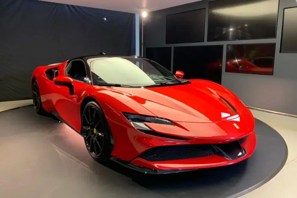 Dicari ferrari sf90 spider/stradale