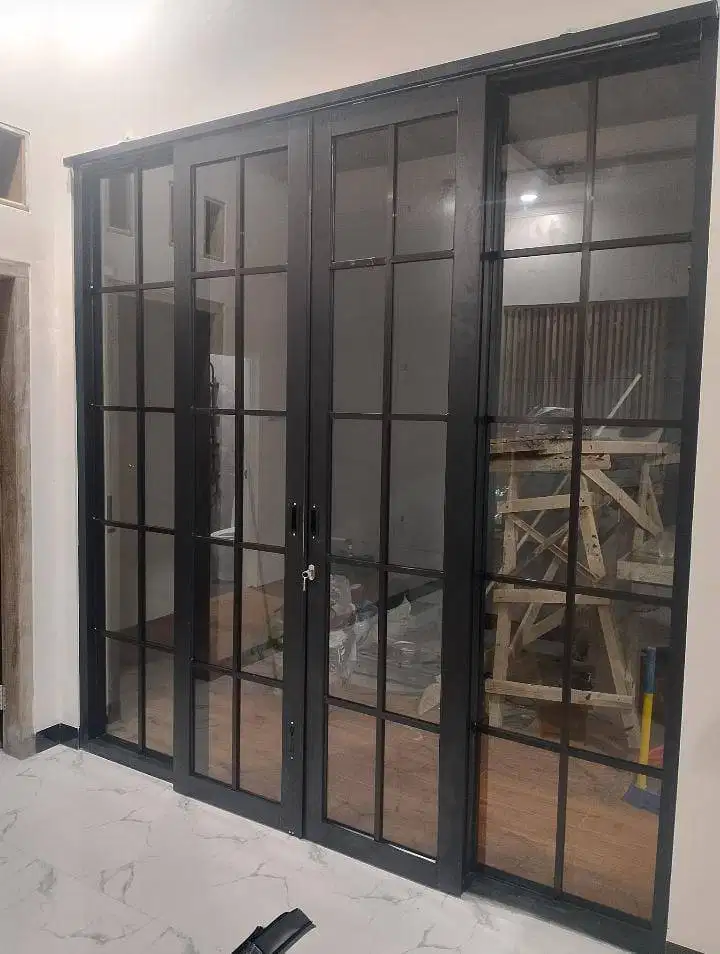 KUSEN ALUMUNIUM, PINTU, JENDELA ALUMUNIUM & KACA BERPENGALAMAN RAPIH