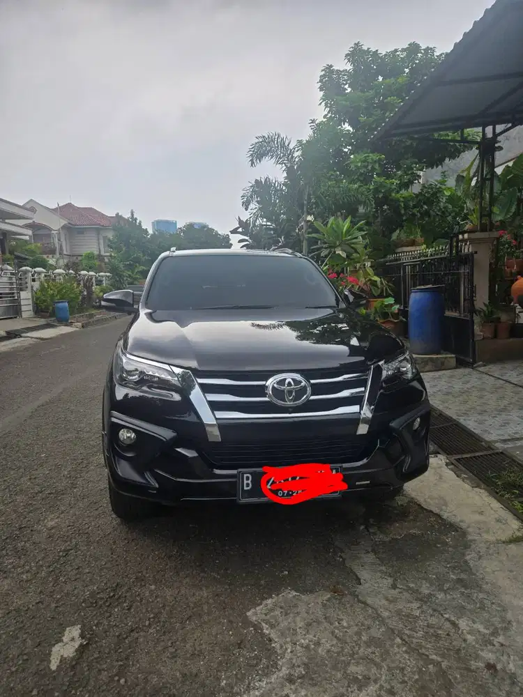 Dijual fortuner VRZ  matic thn 2016 Diesel warna coklat tua kehitaman