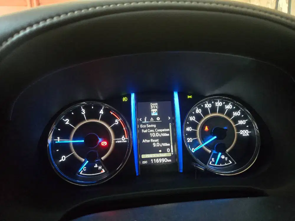 Dijual fortuner VRZ  matic thn 2016 Diesel warna coklat tua kehitaman