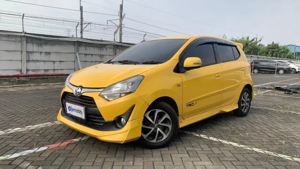 TDP 1 JUTA Toyota Kijang Innova 2.0 V Bensin-AT 2022 Hitam CHFIB