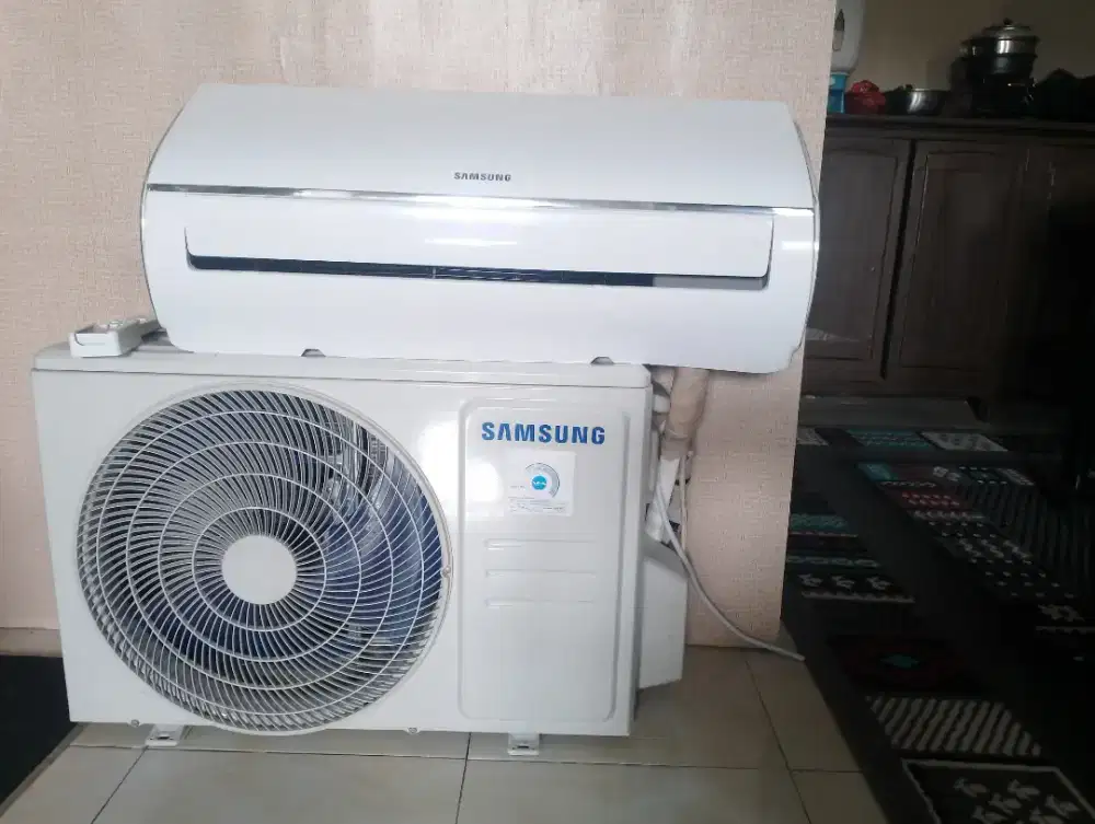 AC 1/2 PK Samsung tipe terbaru sekali freon R32 mulus