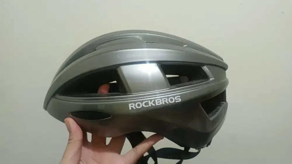 HELM SEPEDA ROCKBROS