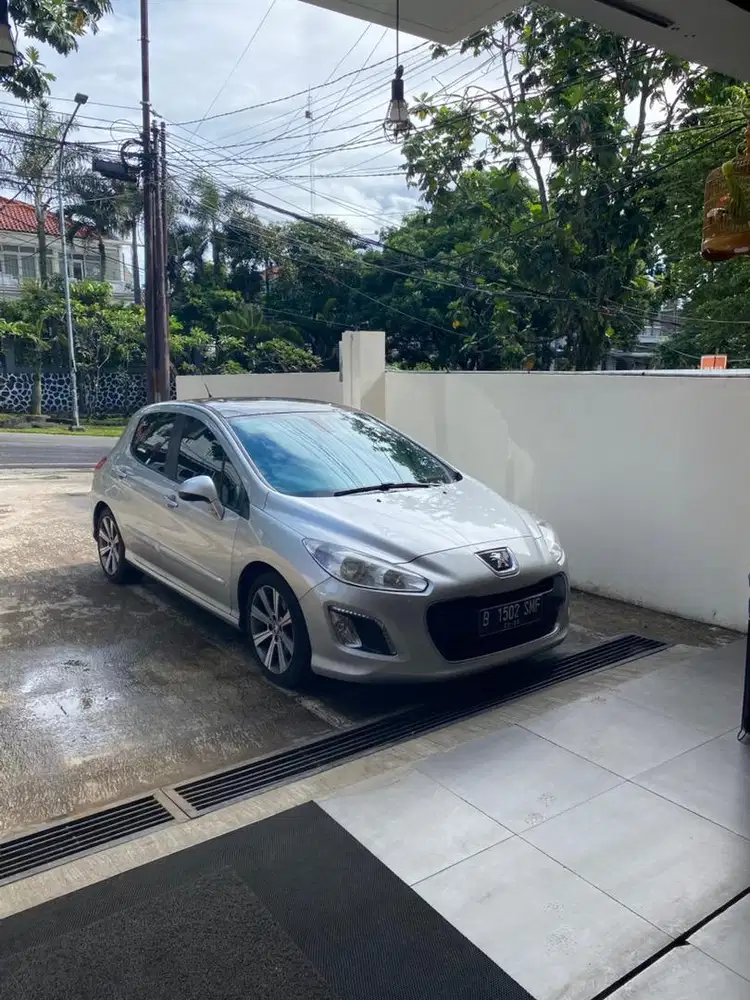 Peugeot 308 Turbo 2012